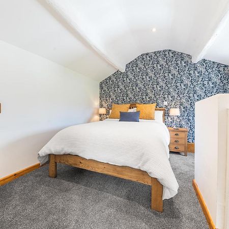 The Black Dog Apartment Dalton-in-Furness Esterno foto