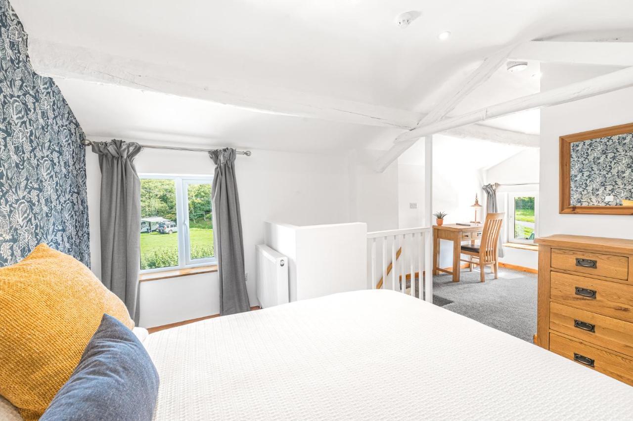 The Black Dog Apartment Dalton-in-Furness Esterno foto